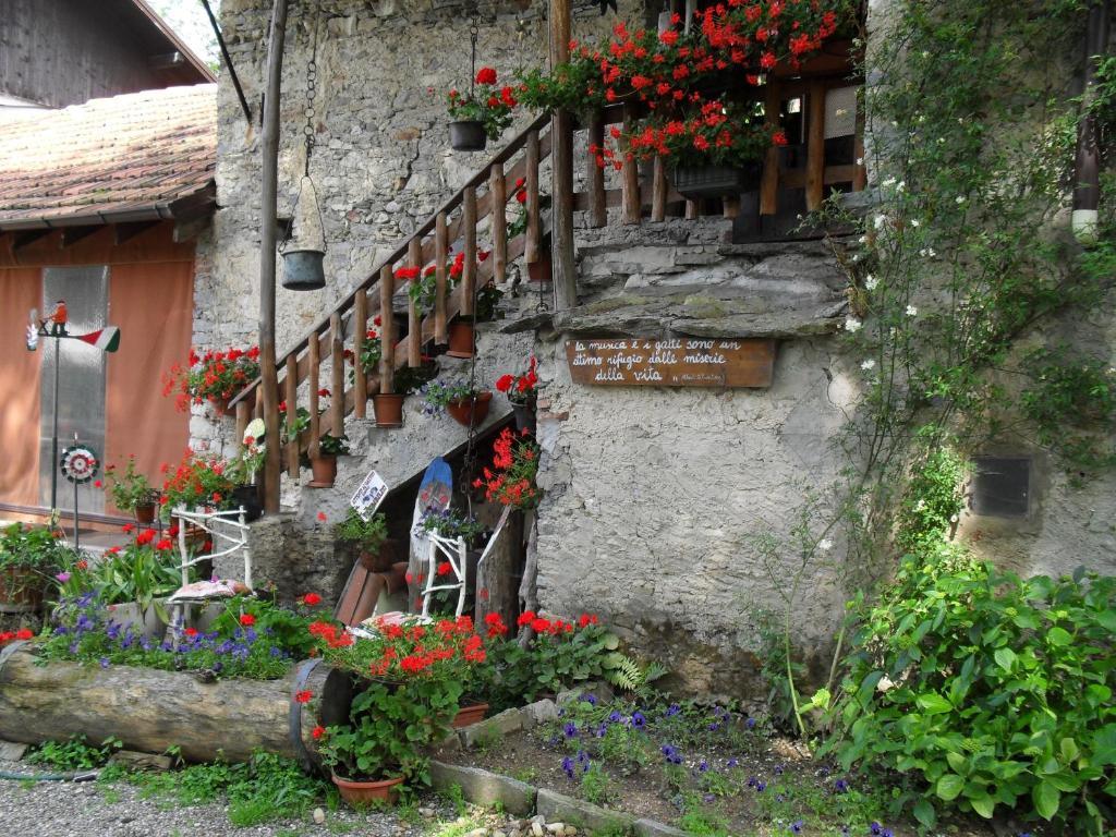 B&B Il Gatto Nero Castelveccana Buitenkant foto